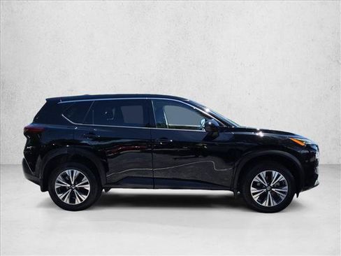 Used 2021 Nissan Rogue SV FWD image 4