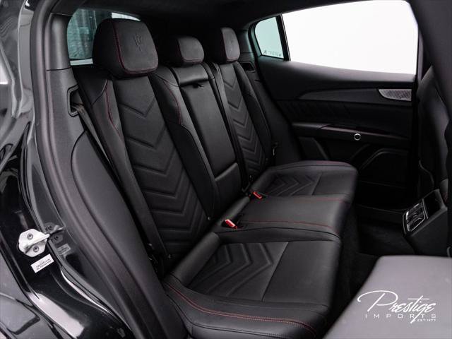 Used 2023 Maserati Grecale Trofeo AWD/4WD image 43