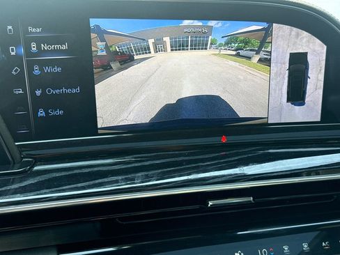 Used 2023 Cadillac Escalade Sport AWD/4WD image 23