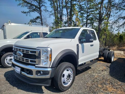 New 2025 Ford F450 XL w/ XL Chrome Package image 1
