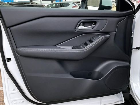 New 2026 Nissan Rogue SV image 10