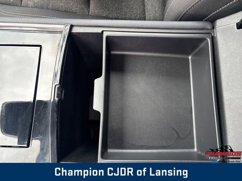 Used 2024 Chevrolet Traverse LT AWD/4WD image 36