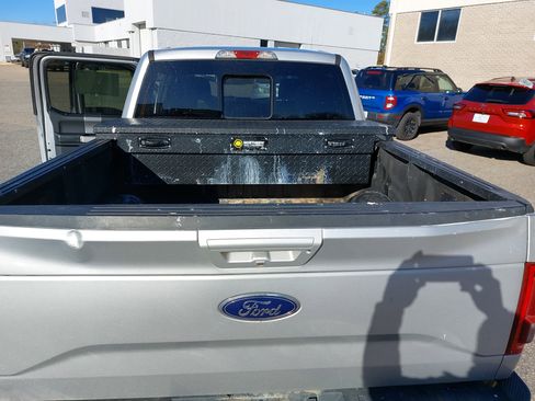Used 2015 Ford F150 Lariat image 14