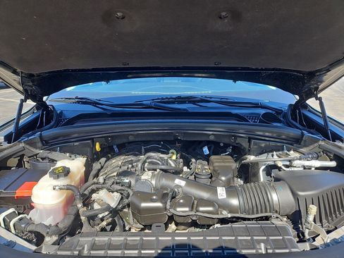 Used 2023 Jeep Grand Cherokee Limited w/ Luxury Tech Group II image 38