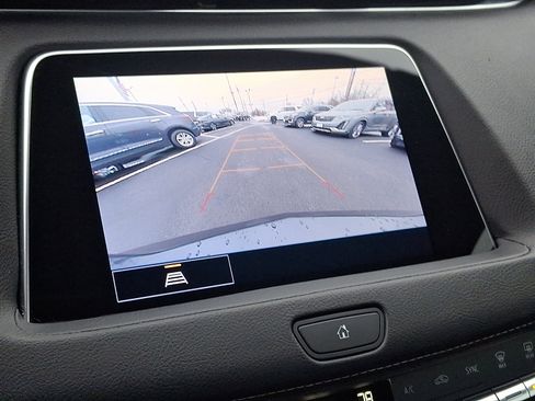 Certified 2023 Cadillac XT4 Luxury w/ Cold Weather Package image 21