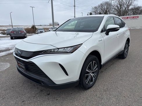 Used 2021 Toyota Venza LE image 5