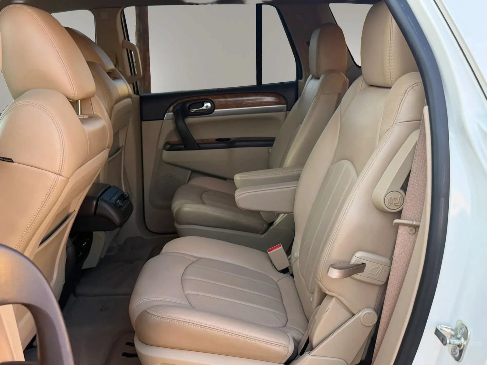 Used 2011 Buick Enclave CXL w/ Trailering Provision Package FWD image 16