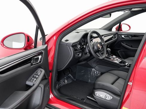 New 2025 Porsche Macan image 7