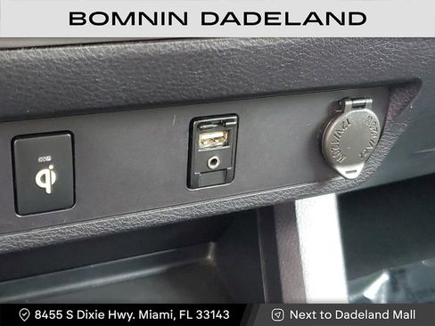 Used 2017 Toyota Tacoma SR image 24