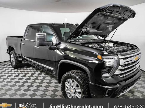 Used 2025 Chevrolet Silverado 2500 High Country w/ High Country Premium Package AWD/4WD image 32