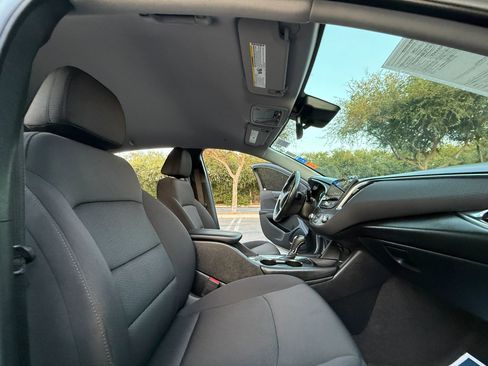 Used 2018 Chevrolet Malibu LT w/ Driver Confidence Package image 40