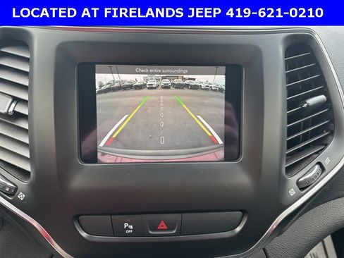 Used 2020 Jeep Cherokee Latitude Plus image 25