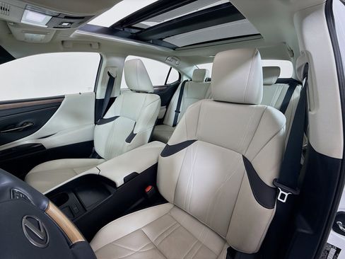 Used 2024 Lexus ES 350 w/ Accessory Package (Z2) FWD image 11
