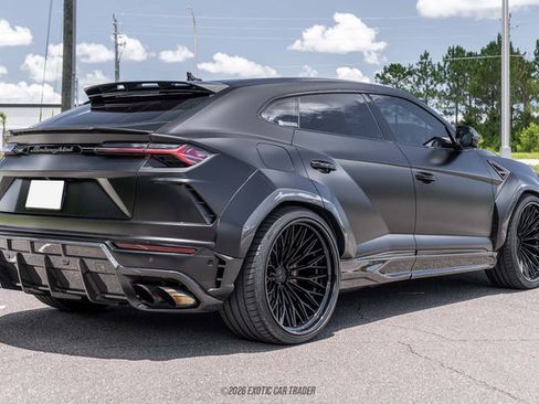 Used 2021 Lamborghini Urus AWD/4WD image 8