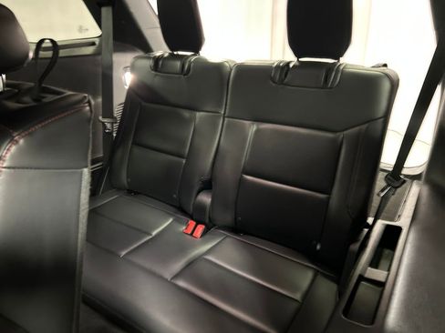 Used 2025 Ford Explorer ST-Line w/ ST-Line Street Pack image 23