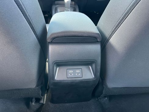 Used 2025 Toyota Corolla LE image 22