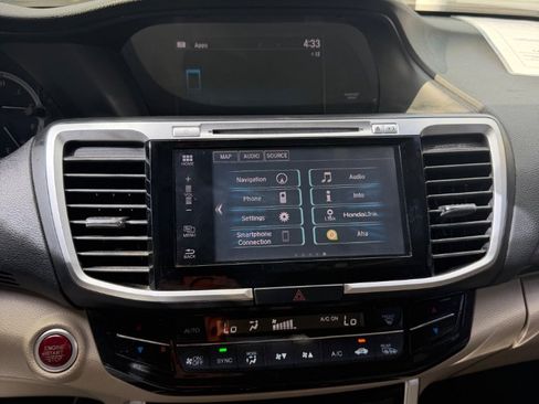 Used 2017 Honda Accord EX-L image 6