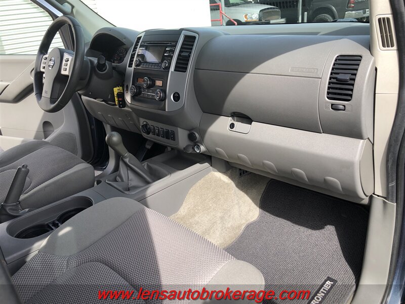 Used 2014 Nissan Frontier SV AWD/4WD image 21