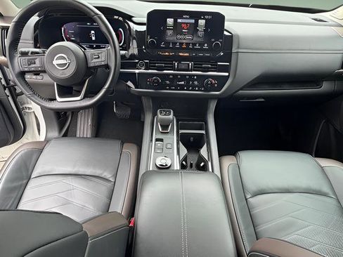 Used 2024 Nissan Pathfinder Platinum w/ Cargo Package image 11