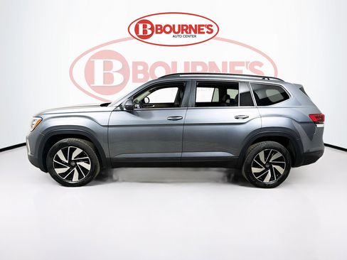Used 2025 Volkswagen Atlas SE image 6