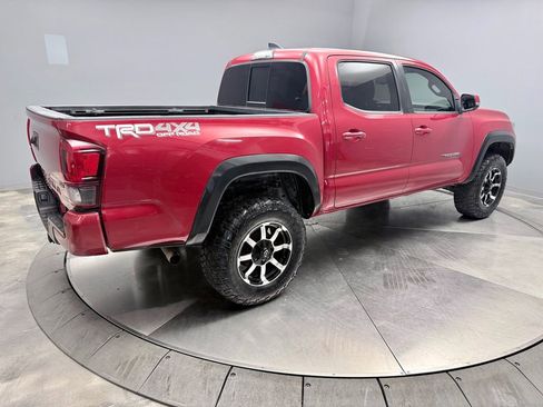 Used 2019 Toyota Tacoma TRD Off-Road w/ Technology Package AWD/4WD image 5