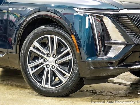 New 2025 Cadillac Lyriq Luxury w/ LPO, Floor Liner Package image 3