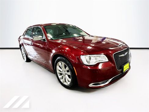 Used 2017 Chrysler 300 C image 3