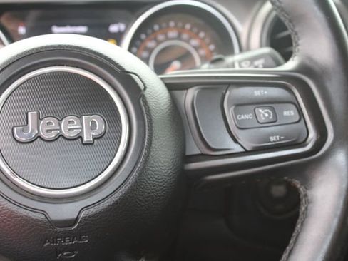 Used 2022 Jeep Wrangler Unlimited Sport AWD/4WD image 17