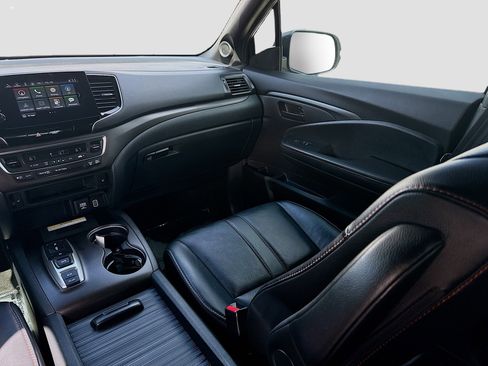 Used 2023 Honda Passport TrailSport image 19