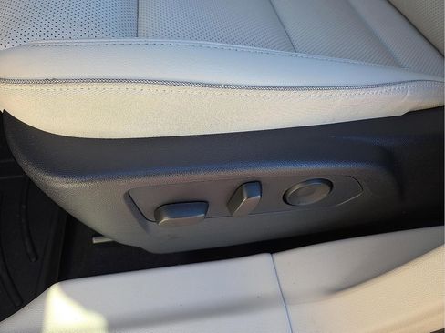 Used 2021 Buick Envision Essence w/ Technology Package I image 13