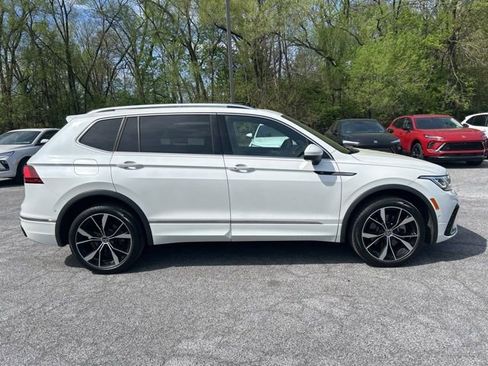 Used 2023 Volkswagen Tiguan SEL R-Line image 2