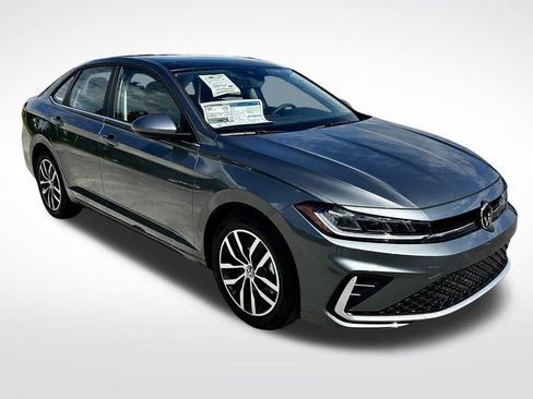 New 2025 Volkswagen Jetta SE image 2