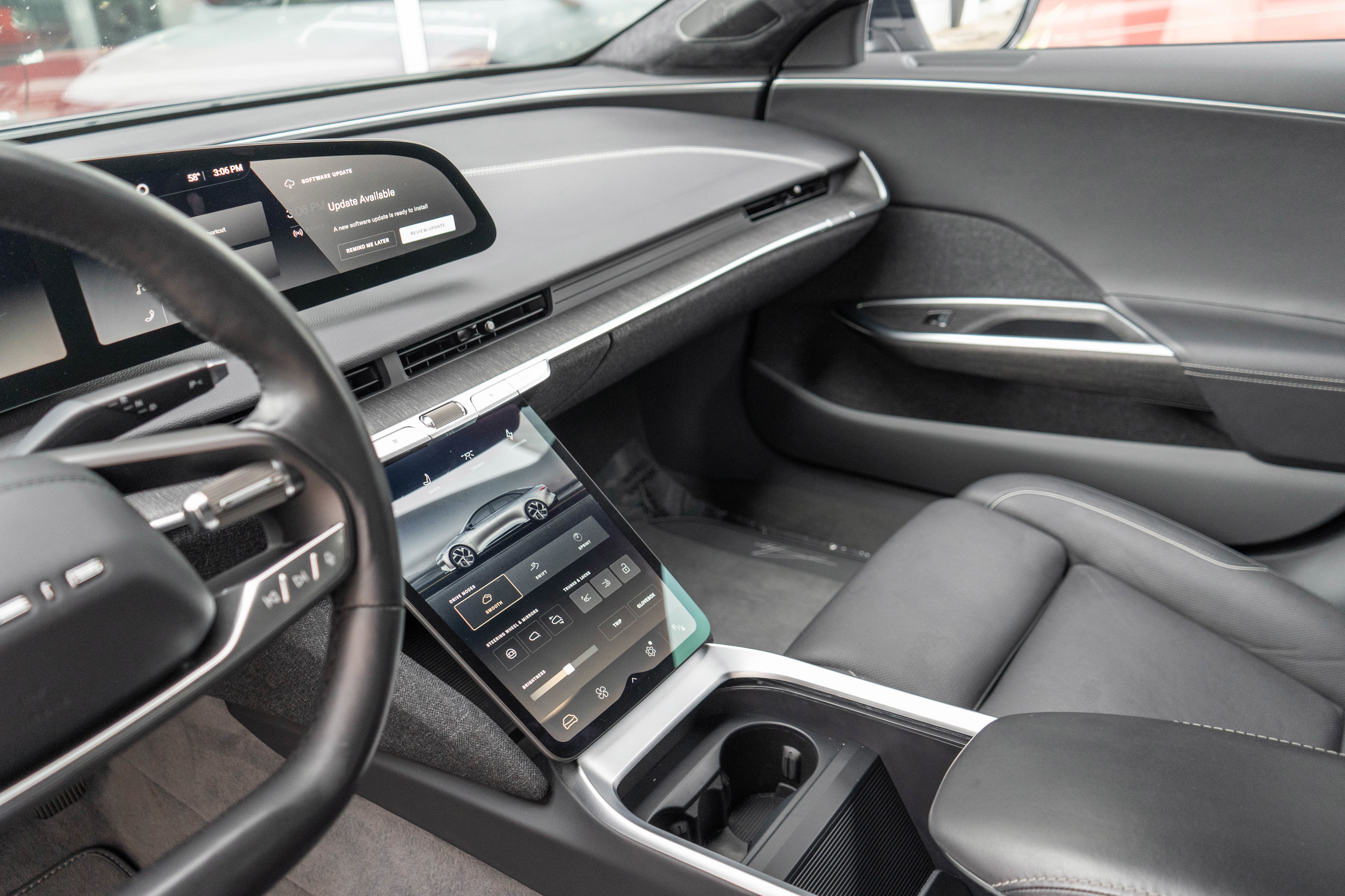 Used 2024 Lucid Air Touring AWD/4WD image 16
