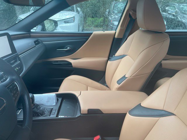 Used 2025 Lexus ES 350 w/ Premium Package FWD image 9