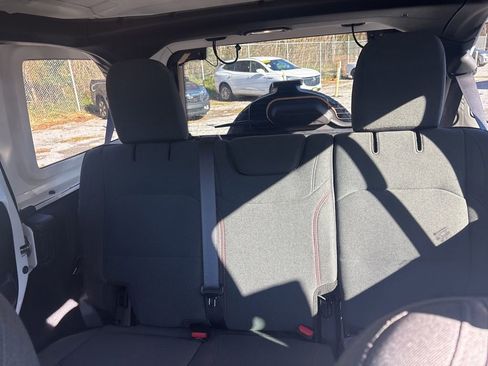 Used 2025 Jeep Wrangler Unlimited Rubicon image 19