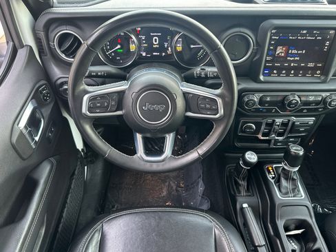 Used 2023 Jeep Wrangler Sahara image 15