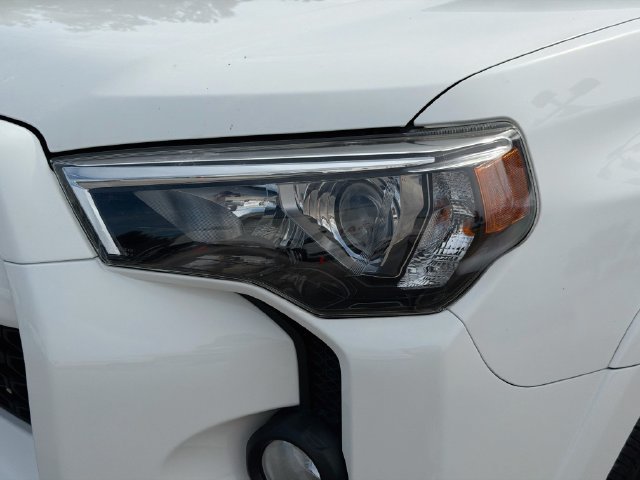 Used 2017 Toyota 4Runner SR5 Premium AWD/4WD image 9