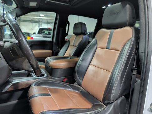 Used 2021 Chevrolet Silverado 2500 High Country w/ Technology Package image 7