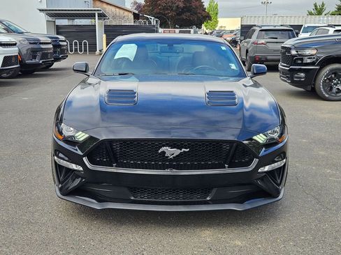 Used 2018 Ford Mustang GT RWD image 2