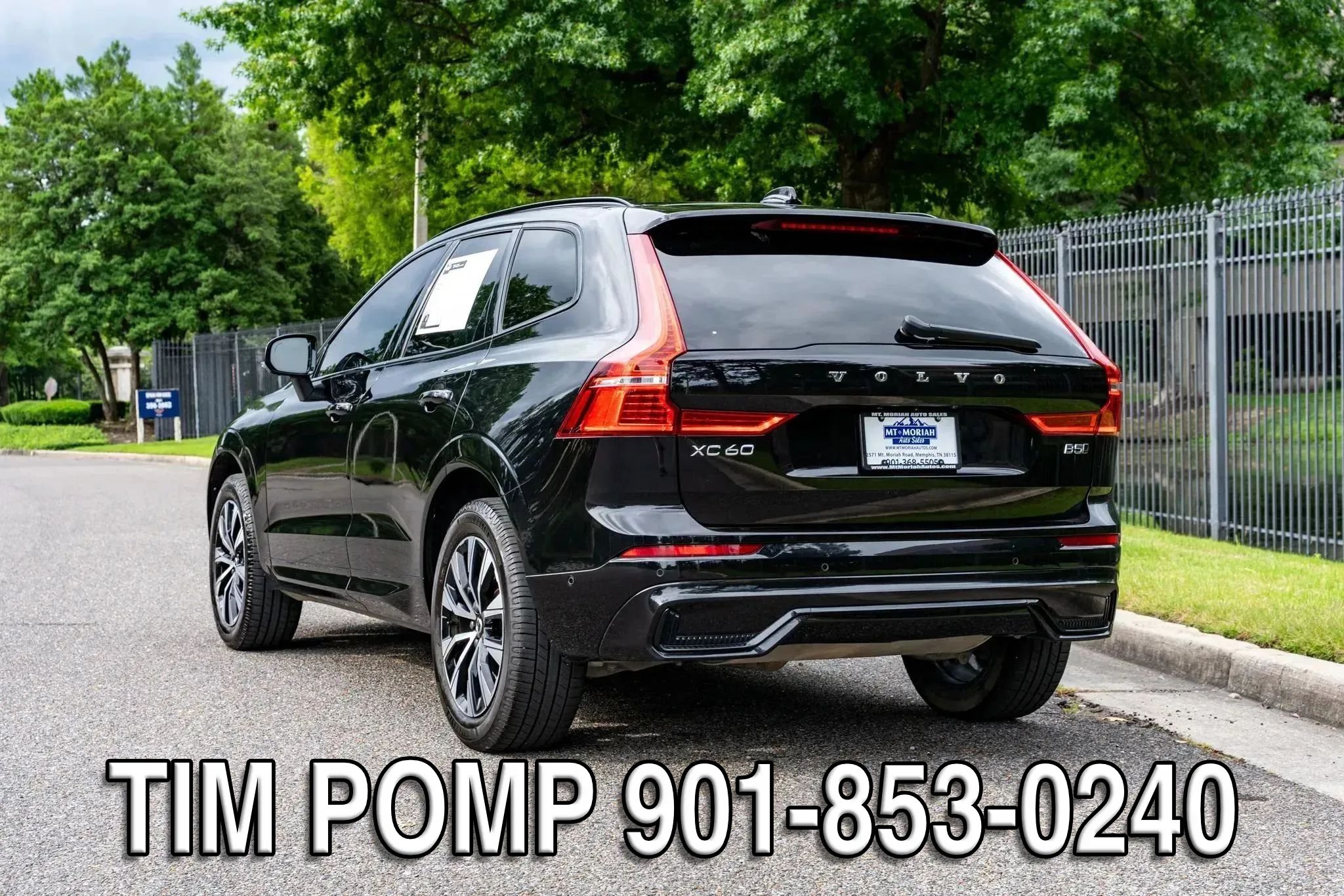 Used 2024 Volvo XC60 B5 Plus AWD/4WD image 7