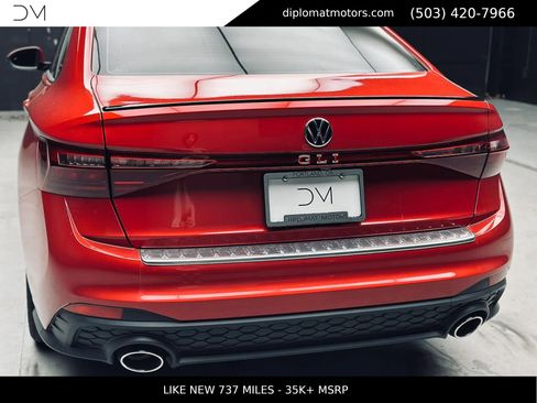 Used 2025 Volkswagen Jetta GLI Autobahn FWD image 16
