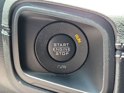 Used 2024 Jeep Wrangler Unlimited Rubicon AWD/4WD image 38