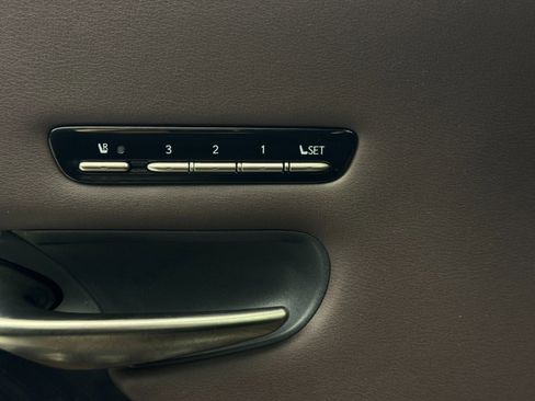 Used 2018 Lexus LS 500 AWD w/ Luxury Package image 18