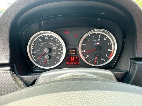 Used 2011 BMW M3 Convertible RWD image 12