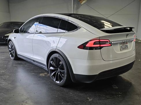 Used 2020 Tesla Model X Long Range AWD/4WD image 2