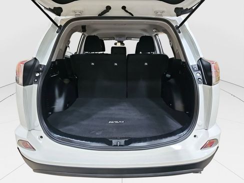 Used 2017 Toyota RAV4 LE image 20