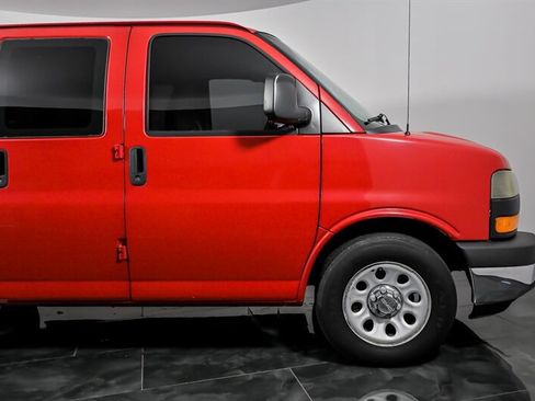 Used 2014 GMC Savana 1500 image 11