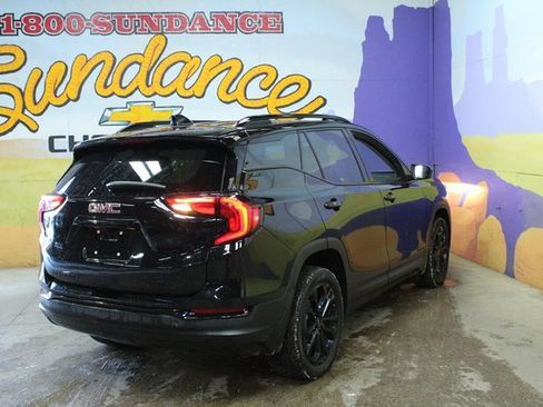 Used 2021 GMC Terrain SLE w/ Driver Convenience Package image 8