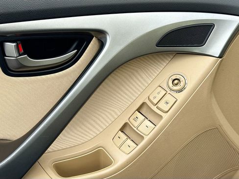 Used 2013 Hyundai Elantra GLS w/ Preferred Pkg image 15