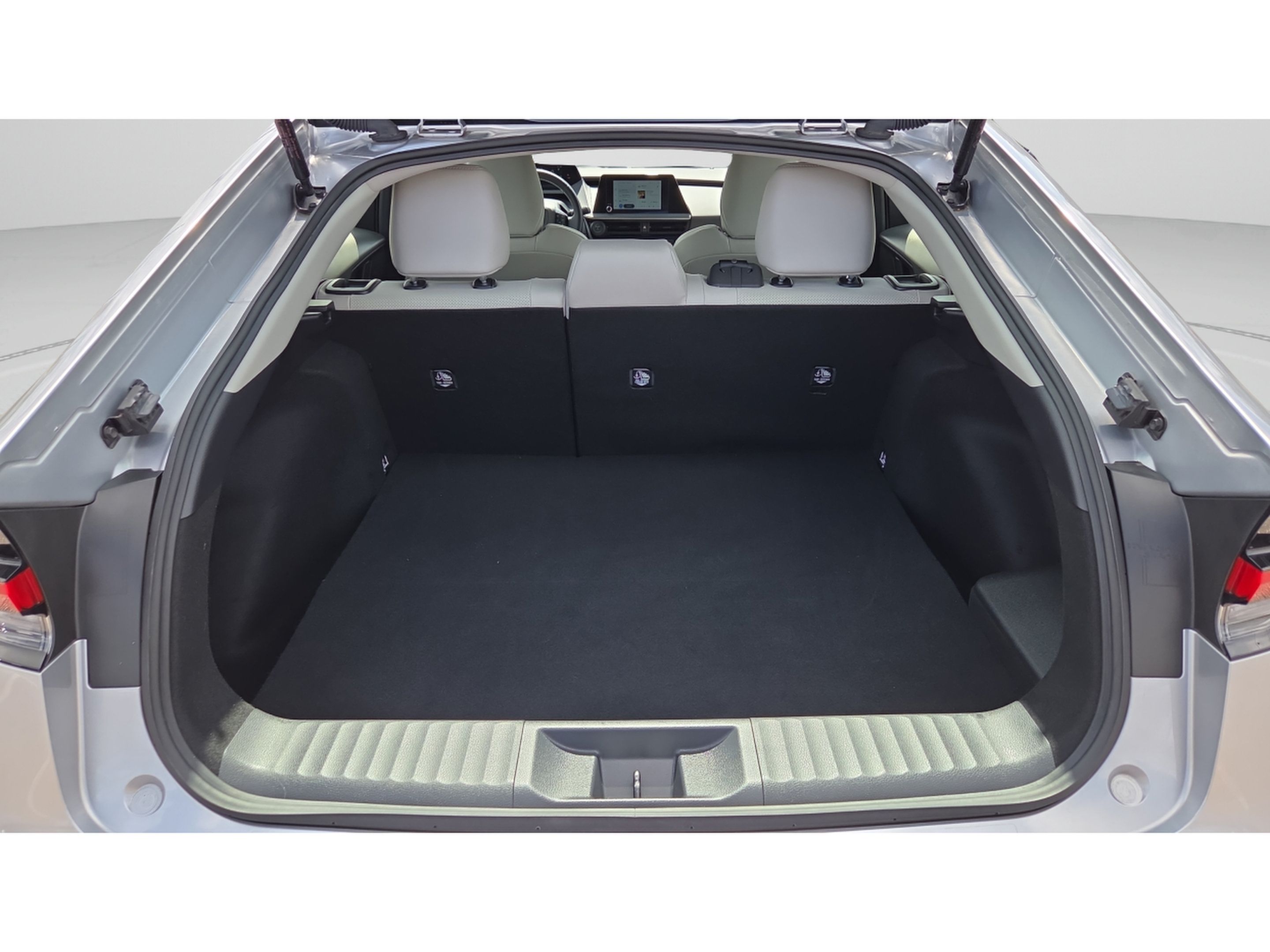 Certified 2023 Toyota Prius XLE FWD image 9